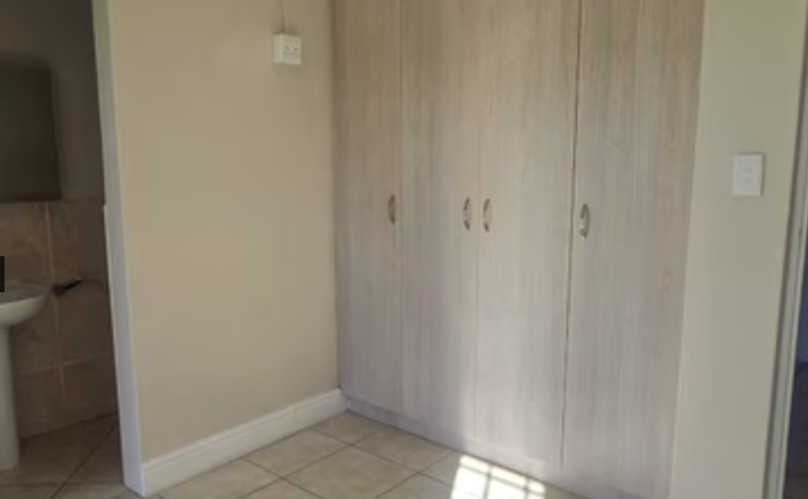 4 Bedroom Property for Sale in Paradise Beach Eastern Cape